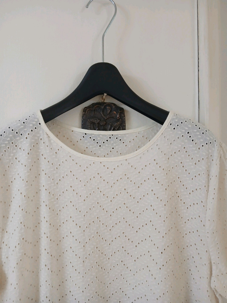 새제품 레이스 펀칭 체크 블라우스 임부복 가능 가슴단면 52정도--2