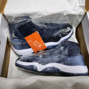 조던 11 레트로 미드나잇 네이비 270 이미지