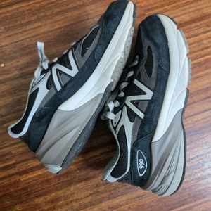 뉴발란스 990 v6 블랙 420 이미지