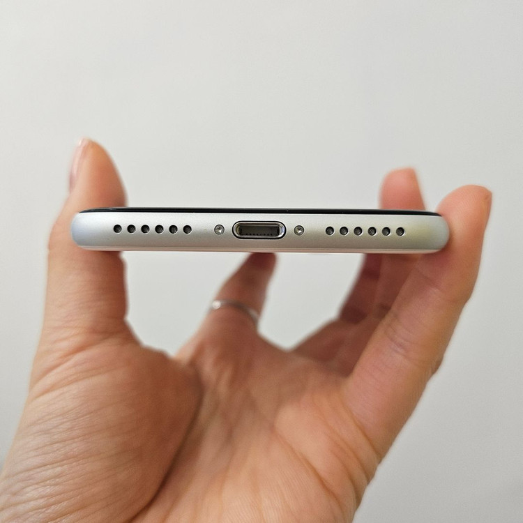 아이폰 SE2 / 특S급 / 128GB / 96% / 3-15 이미지