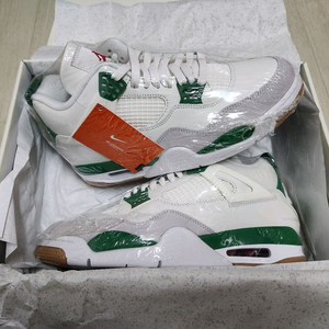 조던 4 x 나이키 SB 레트로 SP 파인 그린 270 이미지