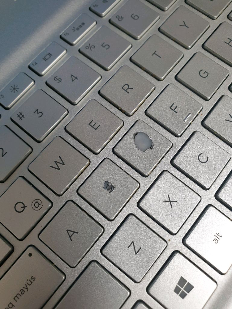 HP ENVY 노트북 i3-6100U, 고해상도 3200x1800 이미지