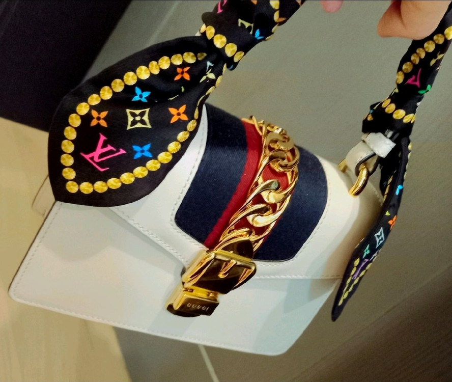 루이비통 멀티블랙 방도 멀티반다나 스카프 & 스카프링 세트 이미지