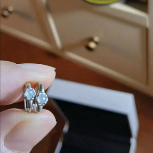 14k 러프다이아 화이트 무광귀걸이 이미지