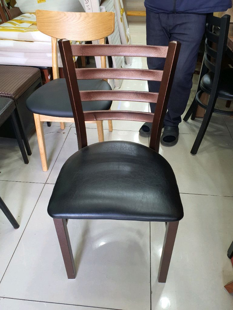 식당용 철재의자 이미지