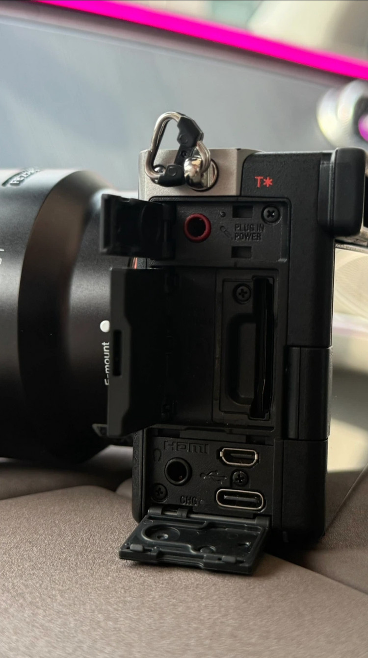 소니 A7C 바디 판매합니다.--5