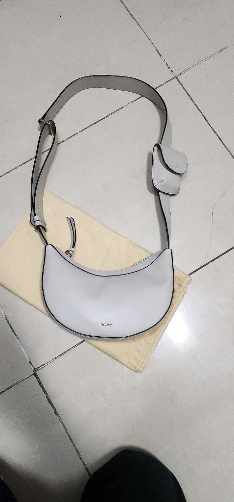 오야니 루키 반달 크로스백 가격내림 이미지