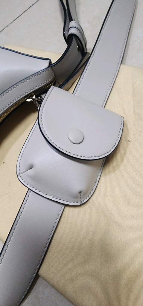 오야니 루키 반달 크로스백 가격내림 이미지