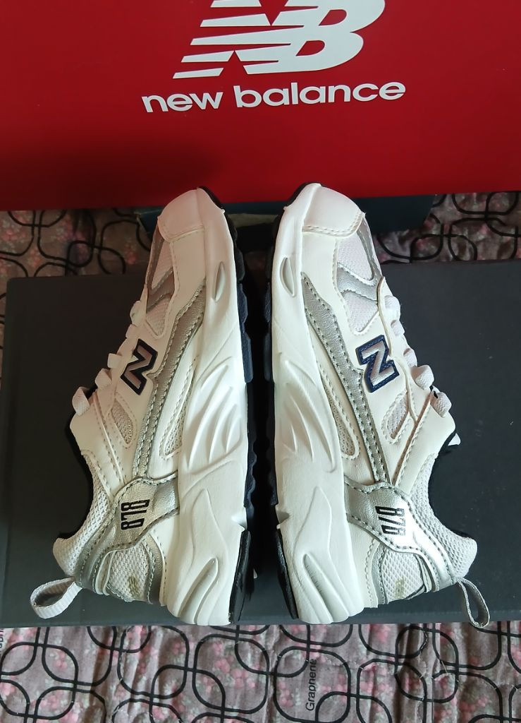 뉴발란스 키즈878KOE175화이트실버 운동화 거의새거.한번신음 이미지