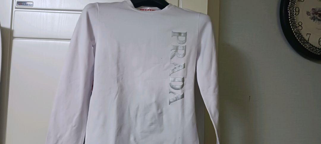 프 라 다 긴팔 티셔츠--2