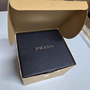 프라다폰 LG LB3100 미개통 풀박스 중고폰 이미지