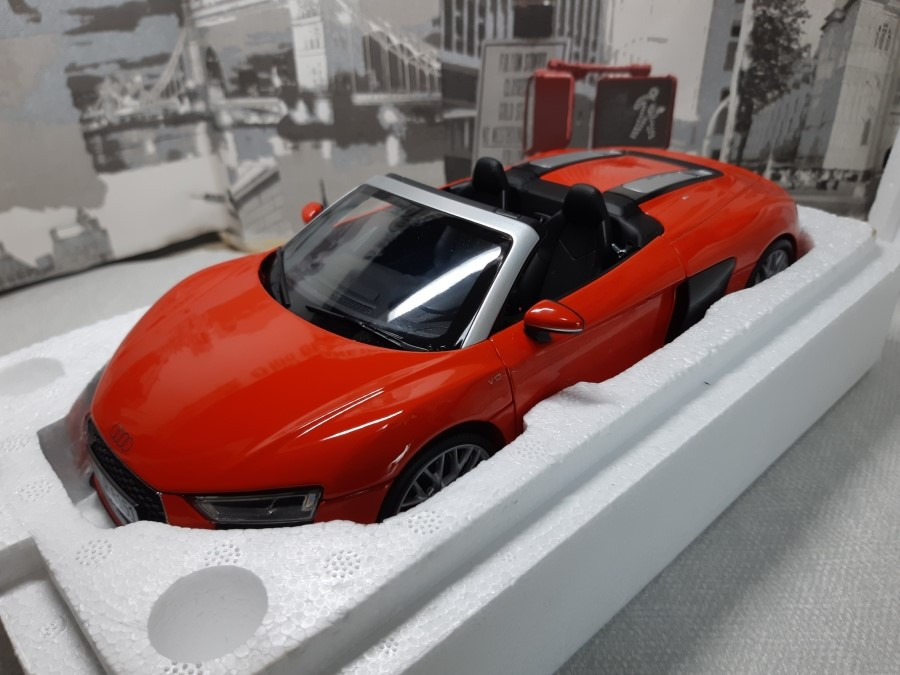 i-Scale 쿄쇼 Audi R8 Spyder V10 RED 1:18 , 1대18 다이캐스트 컨버터블 모델카 이미지