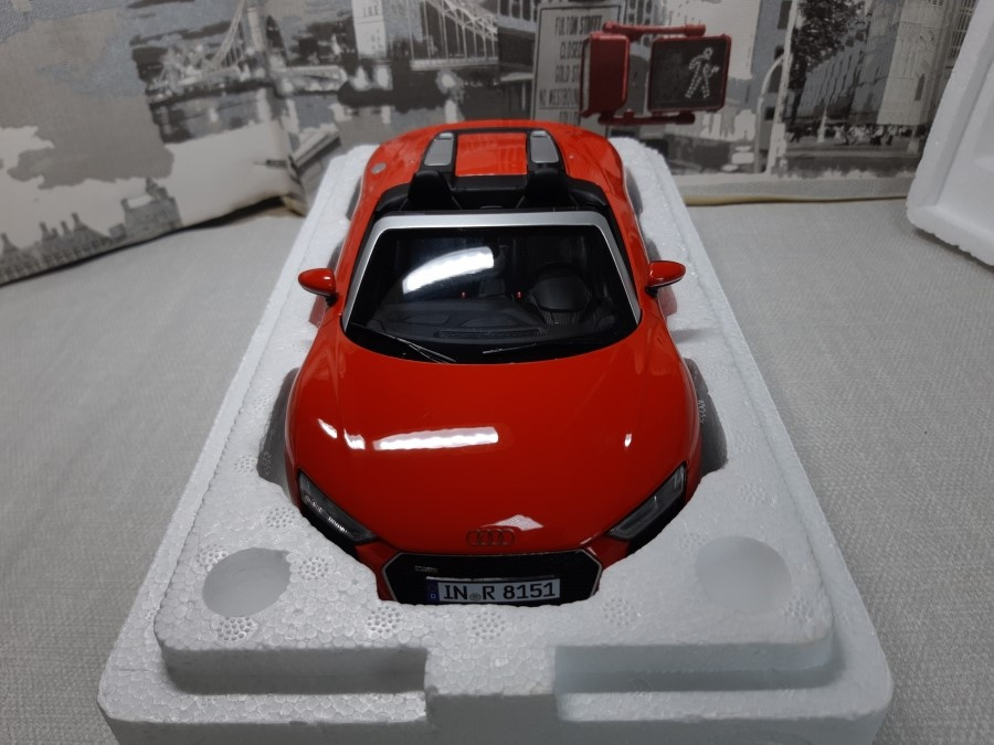 i-Scale 쿄쇼 Audi R8 Spyder V10 RED 1:18 , 1대18 다이캐스트 컨버터블 모델카 이미지