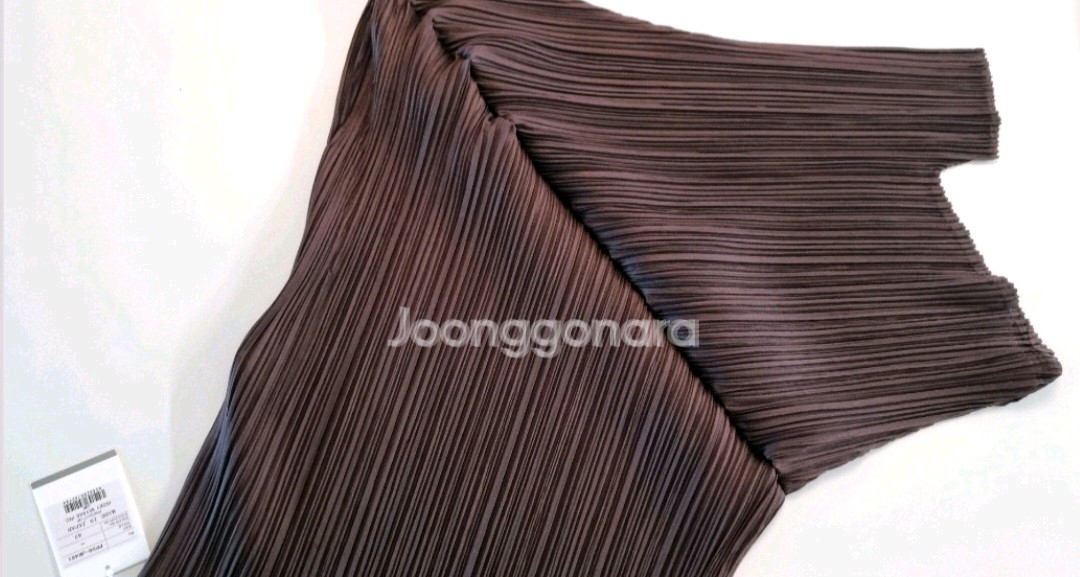 이세이미야케 플리츠플리즈 리프 탑 브라운 새상품--1