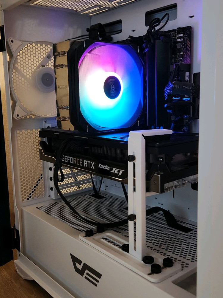 RTX3070 본체 데스크탑 컴퓨터 셋업 이미지