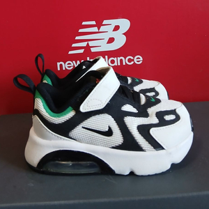 나이키키즈 에어맥스200 .. . . 130사이즈 운동화AT5629-100 이미지