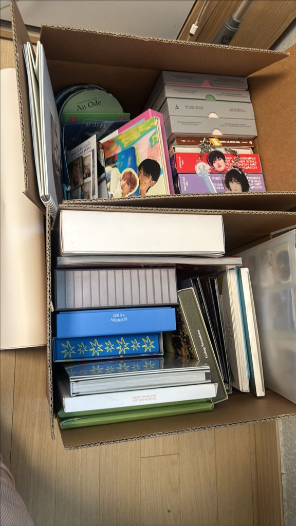 세븐틴 앨범 26개,미니 달력,큰 달력, 포카 다 있음,특전으로 받은거,주문제작 키링 이미지