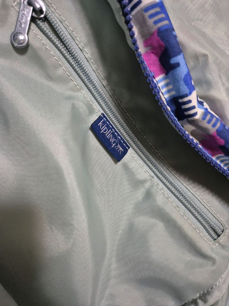 키플링백팩 키플링배낭 이미지