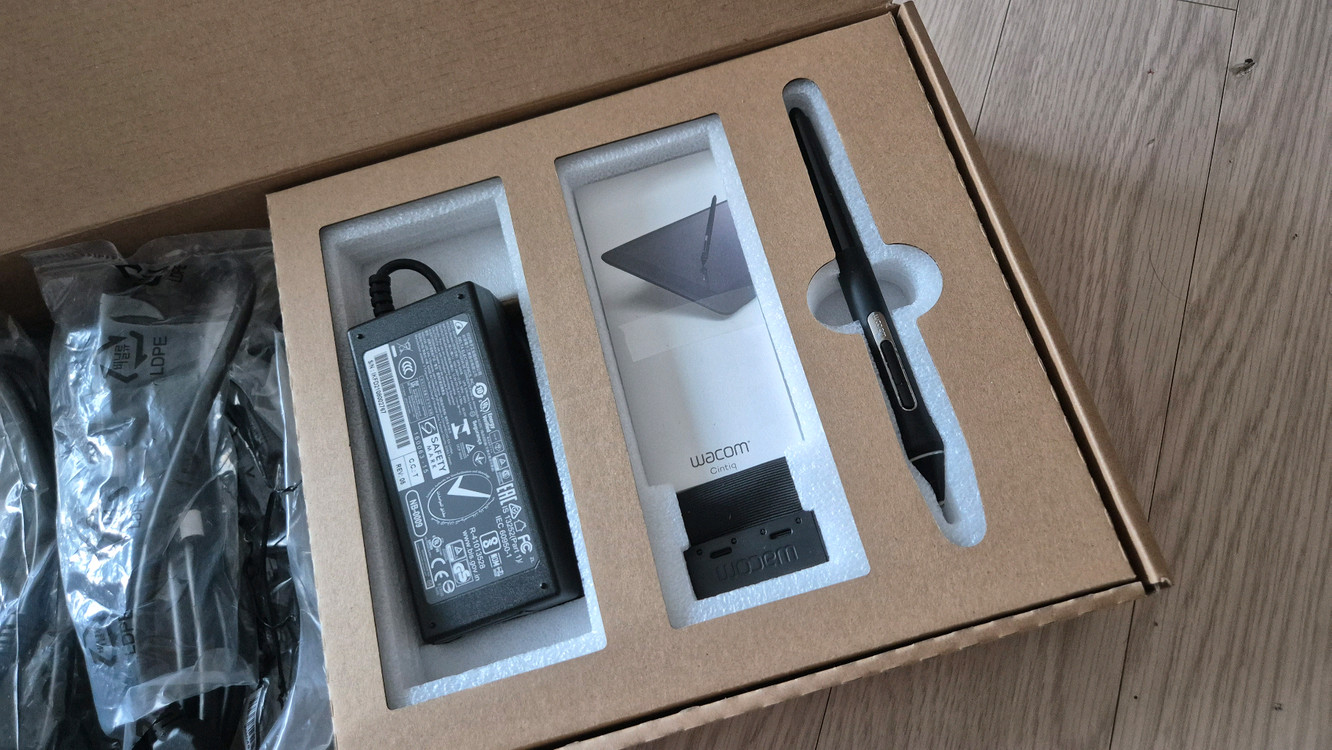 와콤 신티크 22 dtk-2260 박스셋--3