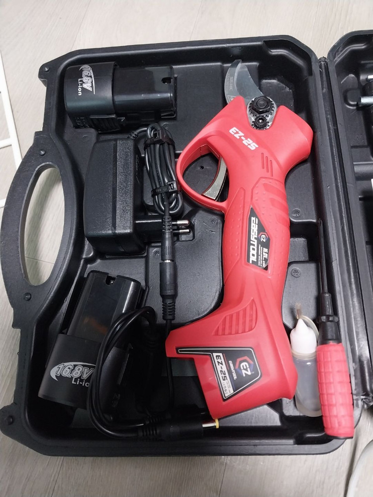 전동식 전지가위 이미지