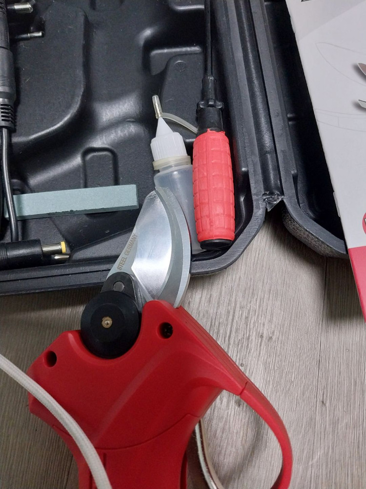 전동식 전지가위 이미지