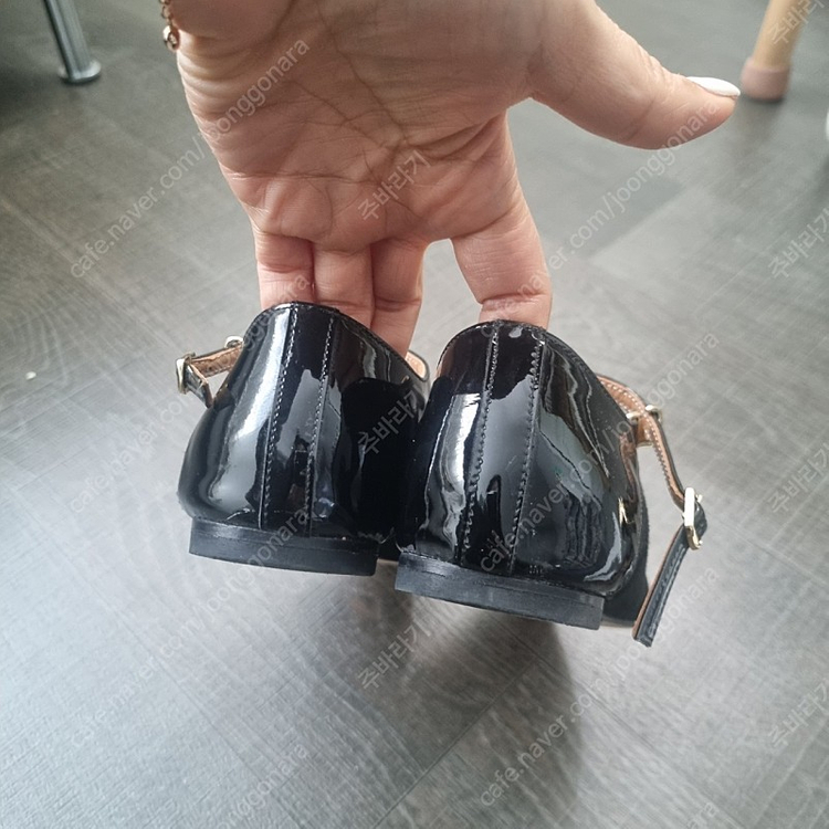 유메르 신발 이미지