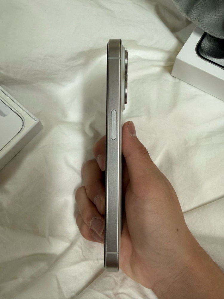 아이폰 15프로 128기가 화이트티타늄 이미지