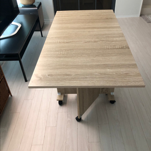 접이식 테이블입니다 새상품