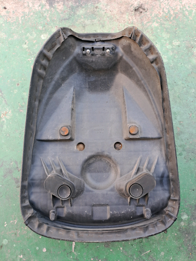 혼다 벤리110 시트 중고--3