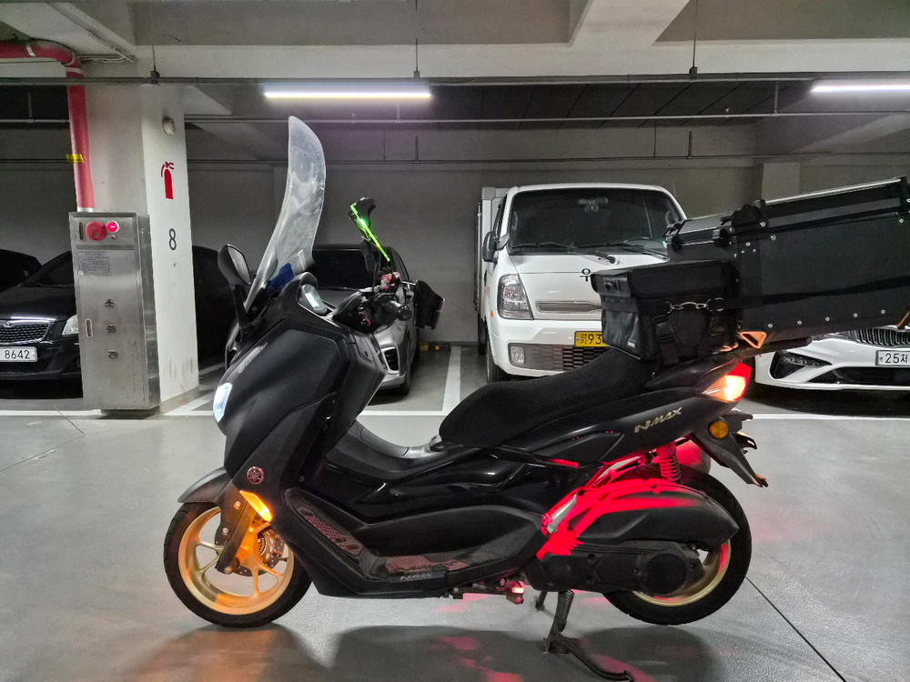 22년식 야마하 nmax (입문용)--2