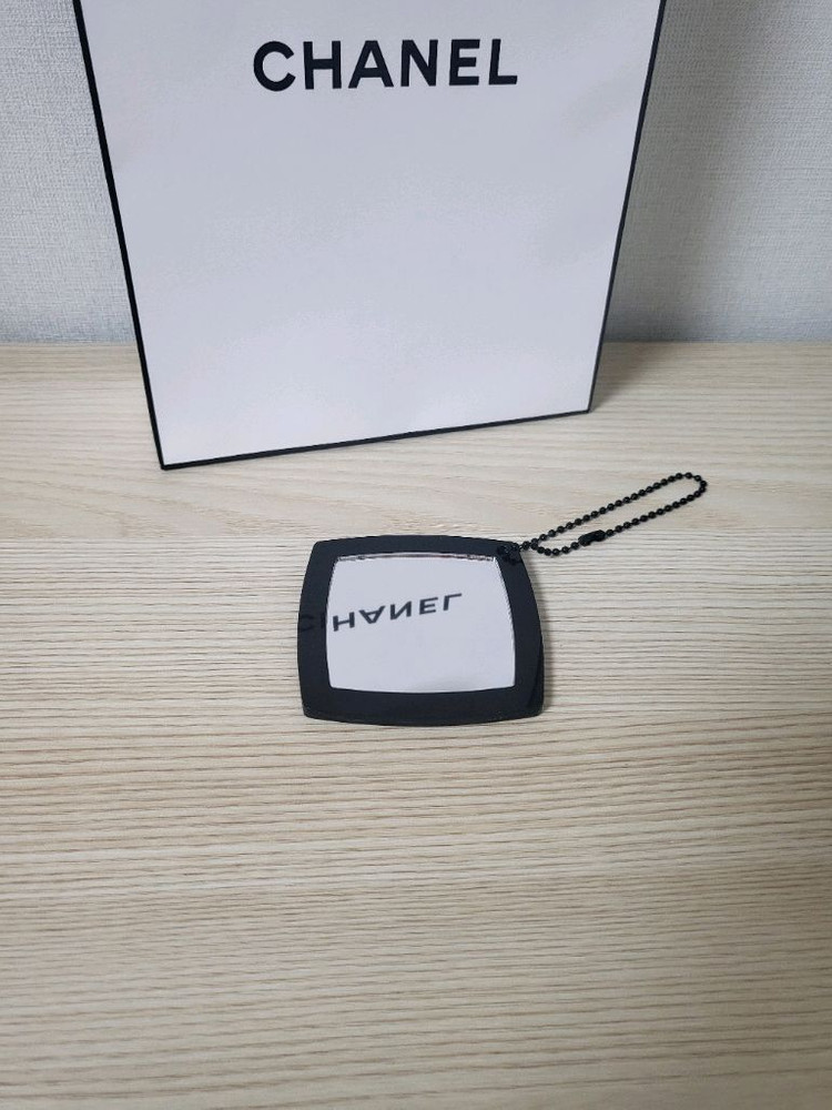 정품) 샤넬 참 키링 거울 미러 (코스메틱) 이미지