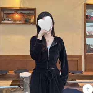 벨벳 트레이닝복 세트 이미지