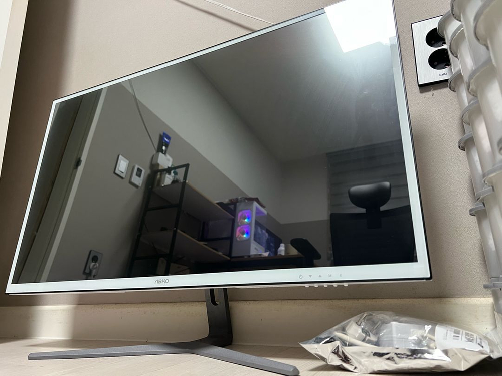 ABKO M320FG 게이밍모니터 32인치 240hz 화이트디자인 이미지