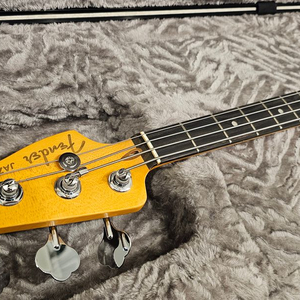 펜더 울트라2 에보니 재즈 베이스 기타 이미지