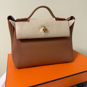 새상품 에르메스 2424백 21사이즈 금장 골드 풀세트/네고가능