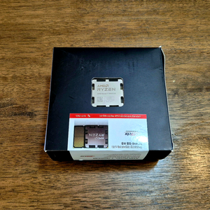 AMD Ryzen 7 7800X3D 판매합니다.