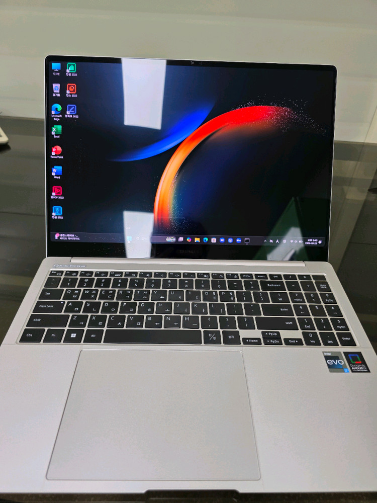 신품급 16인치 갤럭시 북3 프로 노트북 i7 13세대 32램 S 1테라--0