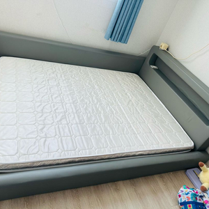 저상형프레임 퀸침대 매트리스포함 이미지