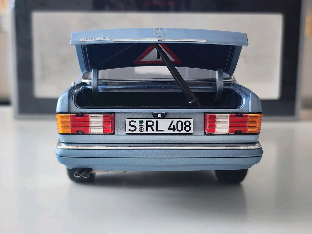1:18 노레브 벤츠 W126 560SEL 블루 다이캐스트 이미지