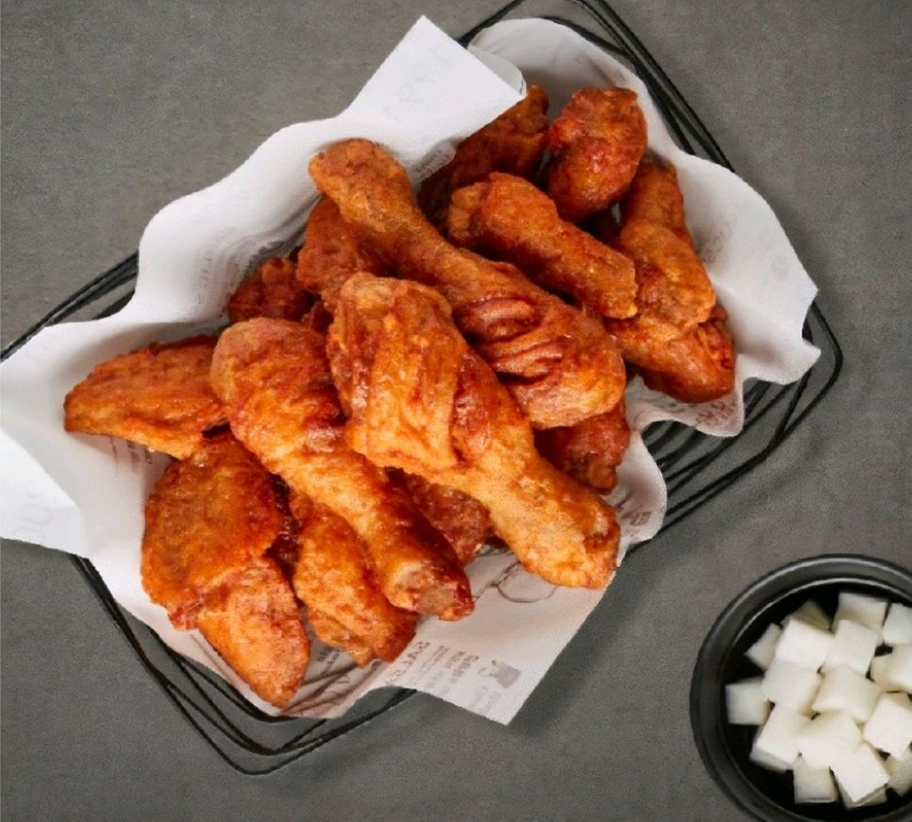 뿌링클 허니콤보 황금올리브 도미노피자 고추바사삭/ 레드콤보반반콤보레허순살 콰삭킹맛초킹골드킹핫후라이드 bhc 교촌치킨 이미지