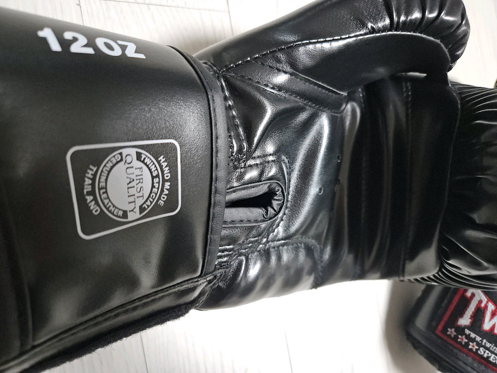 트윈스 복싱 글러브 12온스 합성 가죽--3
