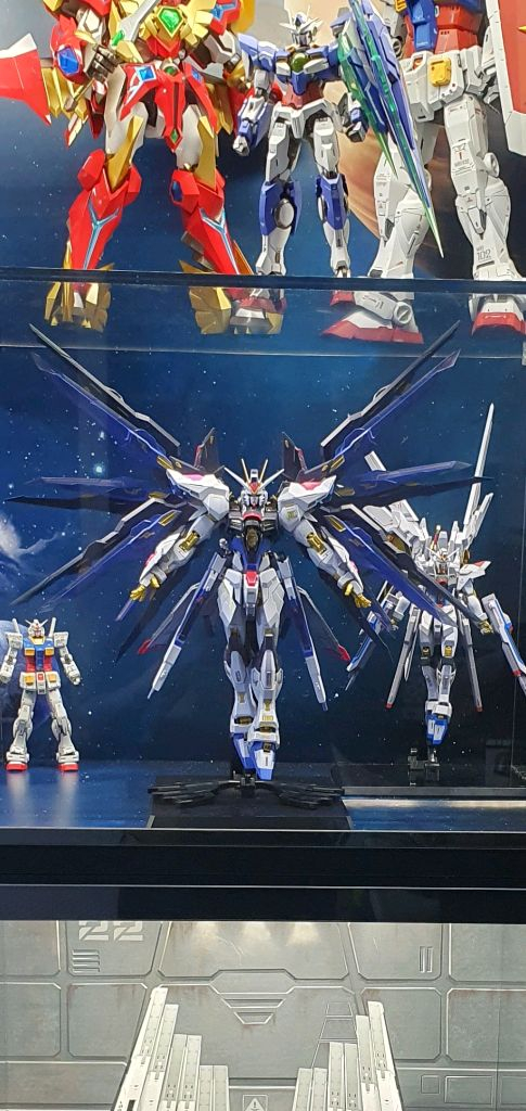 전시품 직거래 메탈빌드 풀풀세이버 퀀터 + 스트라이크 프리덤 2024 일괄 팝니다 이미지