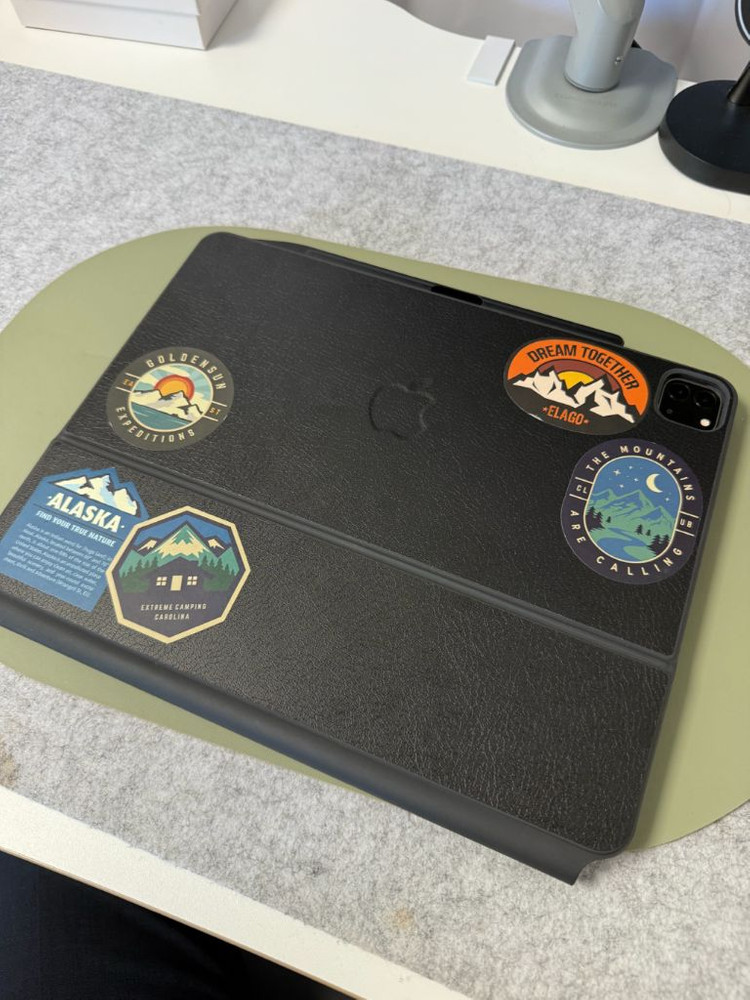 아이패드 프로 6세대 12.9인치 128GB 셀룰러 + 매직키보드 풀박스 이미지