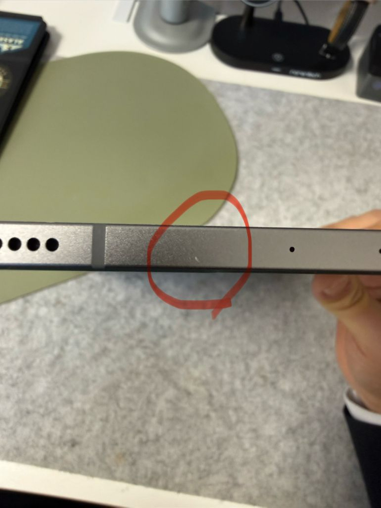 아이패드 프로 6세대 12.9인치 128GB 셀룰러 + 매직키보드 풀박스 이미지