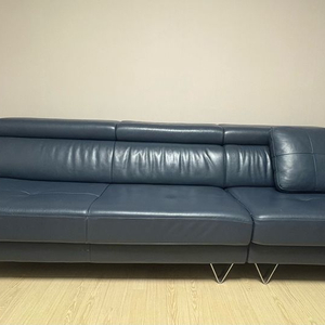 다우닝 클레디오 네이비 가죽 쇼파(4인용) 판매합니다. 이미지