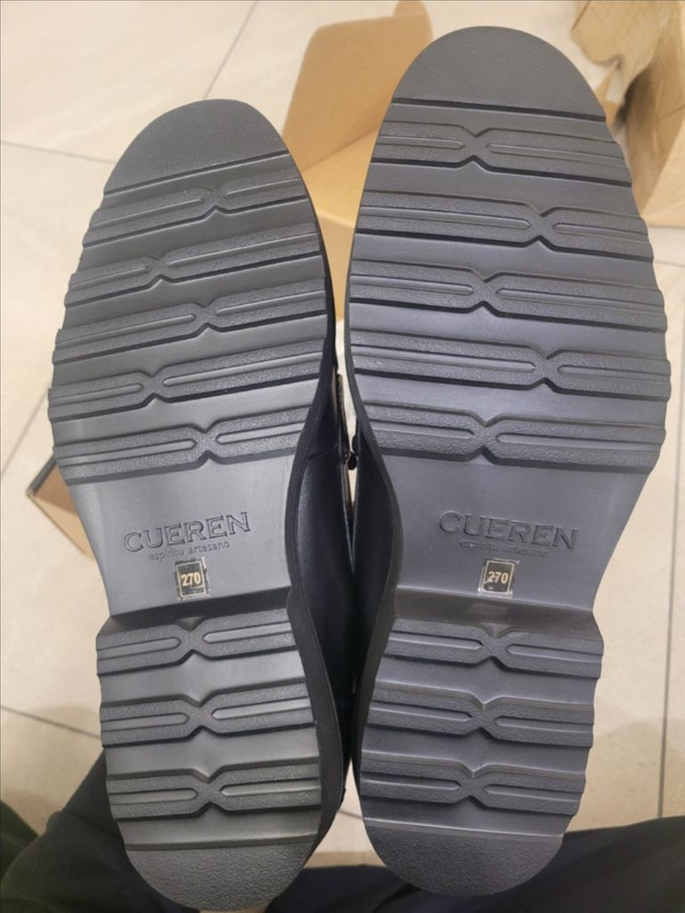 쿠에른 남성 로퍼 이미지