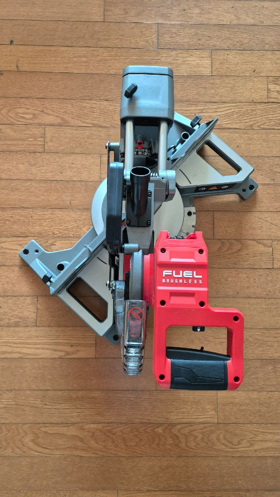 밀워키 FMS190 무선 슬라이딩 각도절단기 이미지