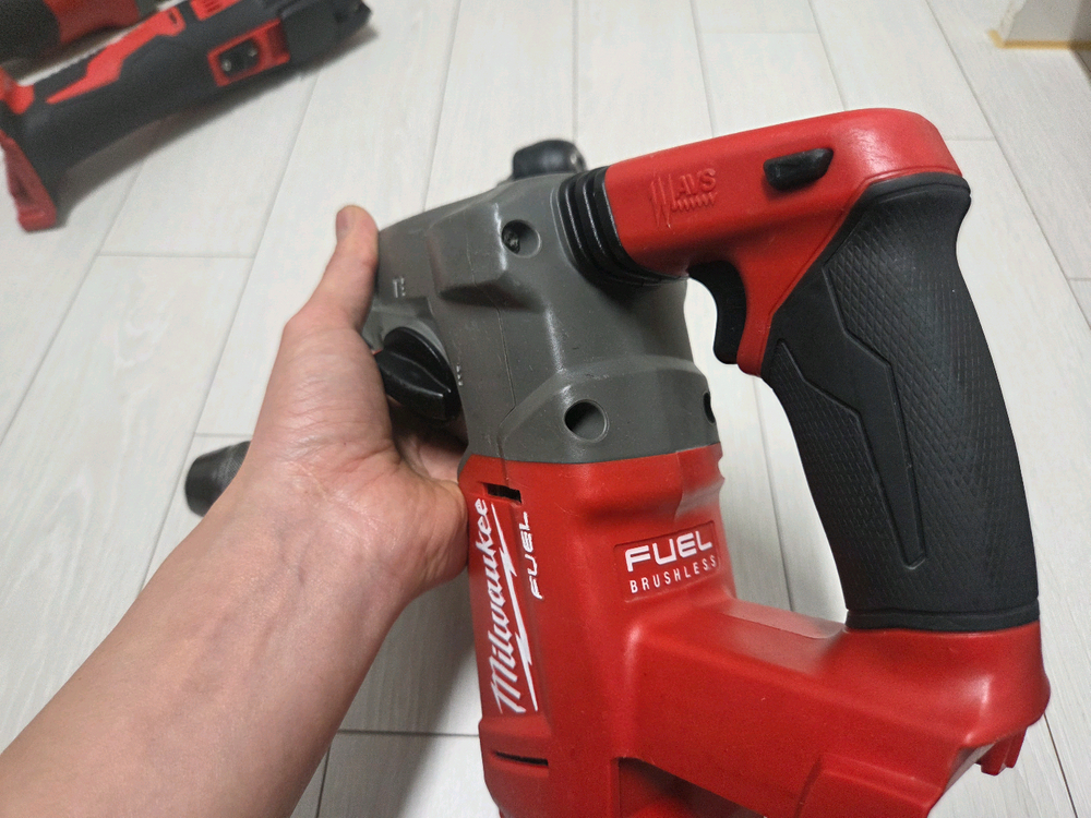 밀워키 실타카 M12 PN23GS 쁘래까 함마드릴 멀티커터 그라인더 샌딩기 cag125x m18 bmt m18chx--4