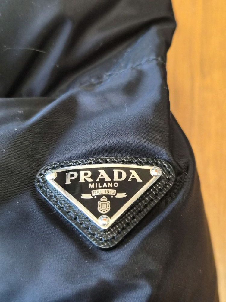 (정품) 프라다 삼각로고 후드 숏패딩 (명품 여성 점퍼 자켓) 이미지