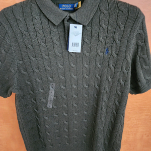 새상품 폴로 꽈배기 반팔 니트 팝니다.